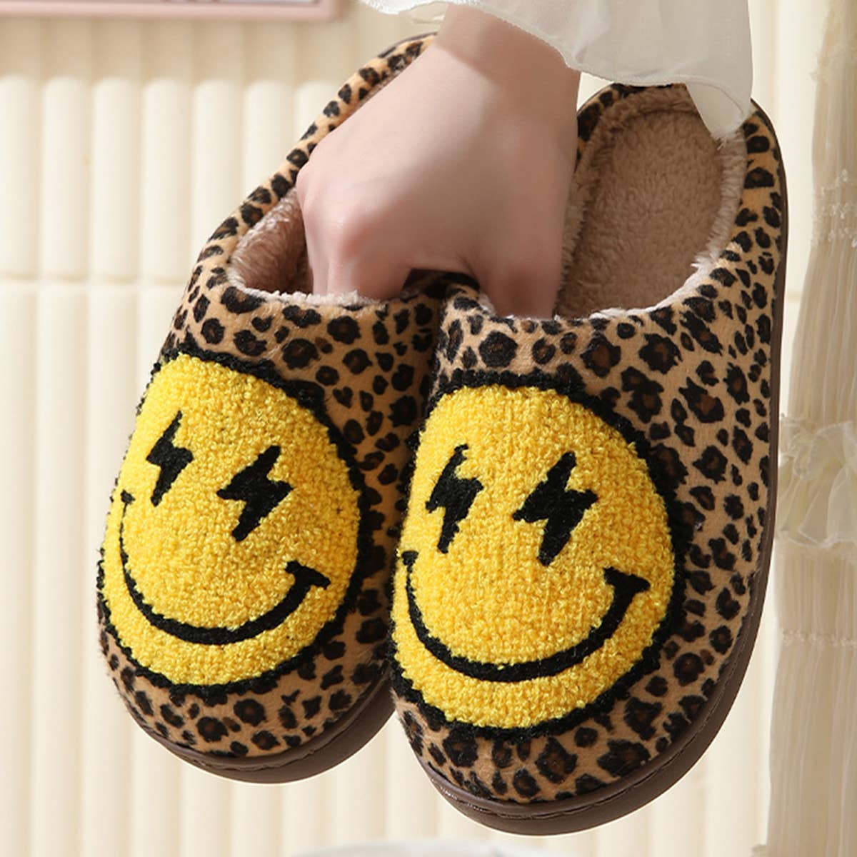 THUNDER EYE SMILING FACE LEOPARD PLUSH SLIPPERS_CWSHS0264